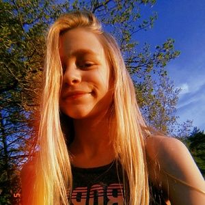 Meet your Posher, Alaina